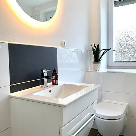 Antoni Homes 2-4 Personen I 2 Schlafzimmer I Messe I Uni I Arena Appartamento *